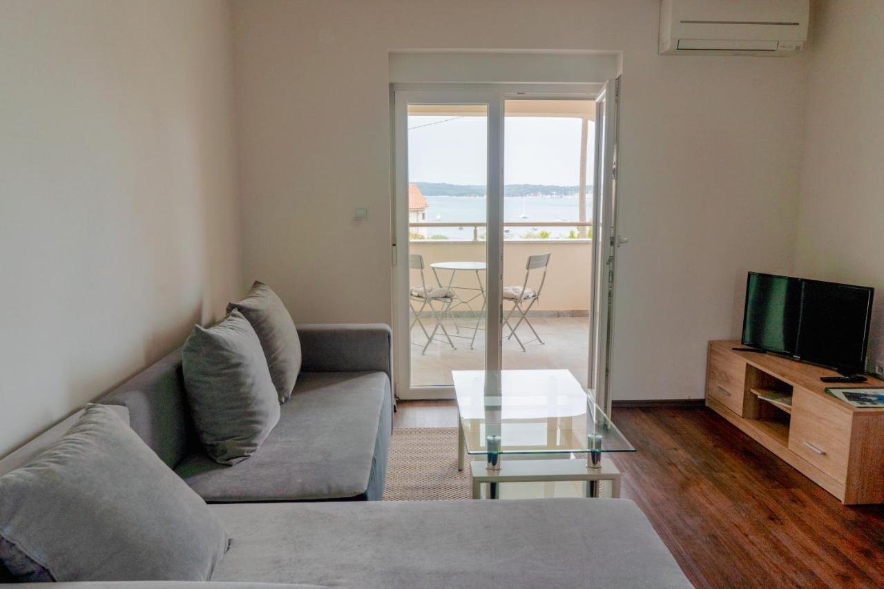 Villa Livi - Luxury Sea View Appartments เมดูลิน ภายนอก รูปภาพ